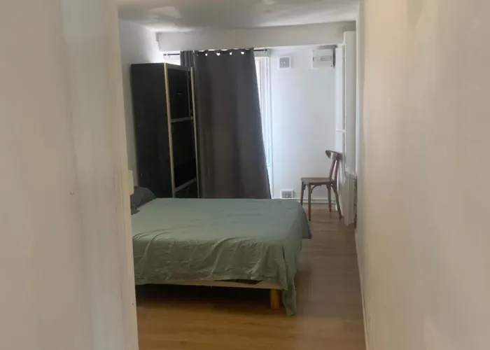 Casa de Férias Maison De Avec Jardin Et Terrasse